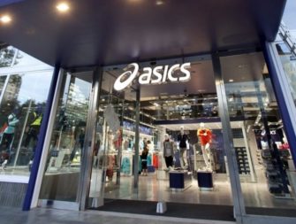 Asics ‘hace limpieza’ en su cartera de clientes en España