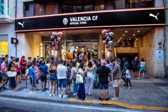 El Valencia CF y Puma inauguran la nueva Tienda Oficial