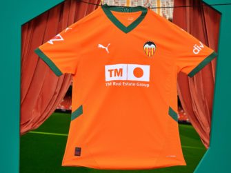 Puma y Valencia CF se inspiran en la equipación que vistió el club hace 50 años